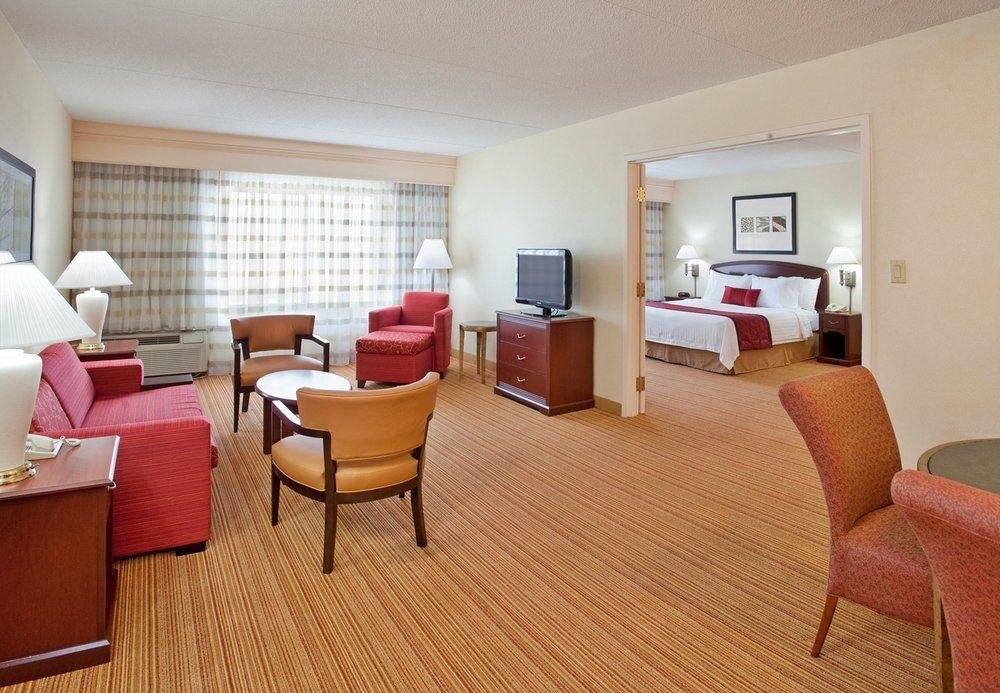 Courtyard By Marriott Toronto Mississauga/meadowvale Mississauga