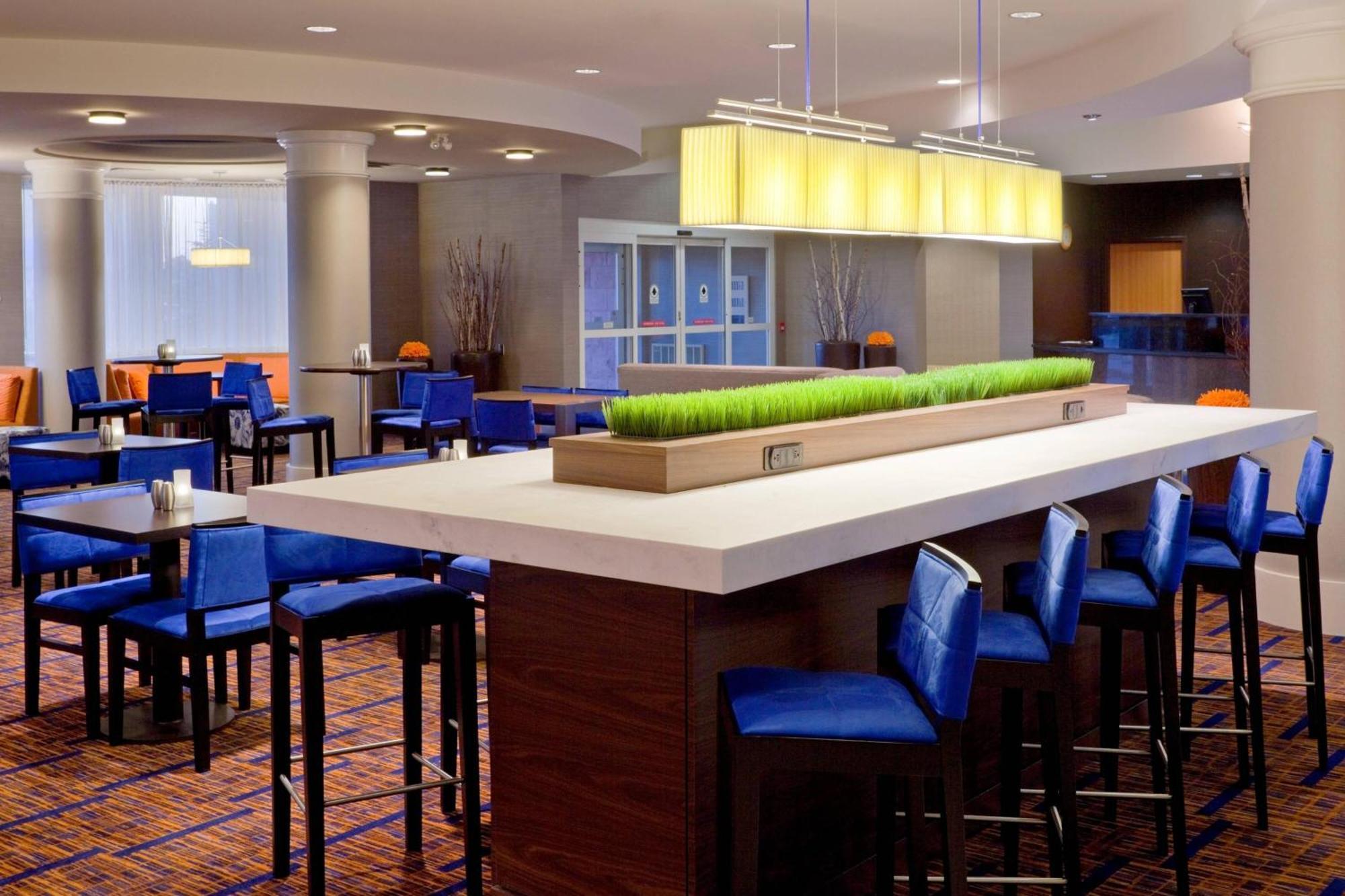 Courtyard By Marriott Toronto Mississauga/meadowvale Hotel